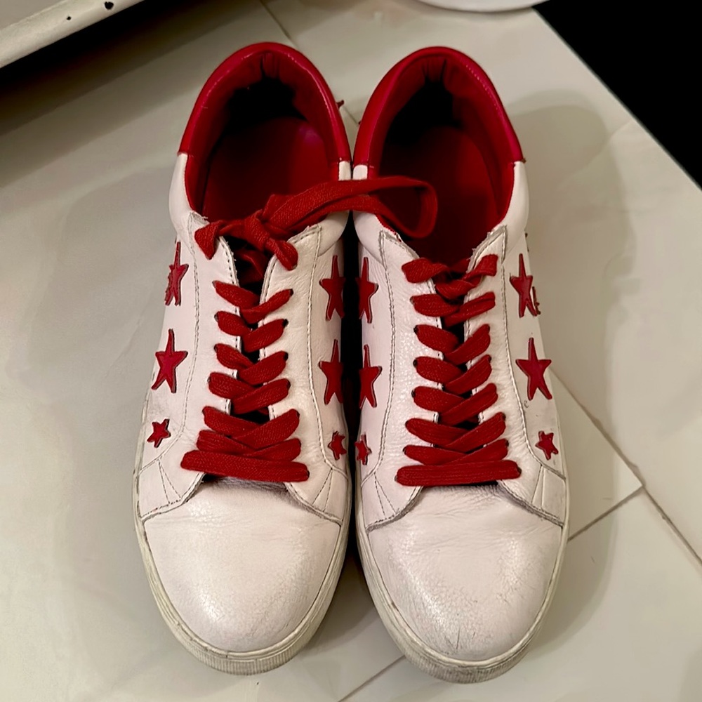 Vintage Red Star Sneakers Size 9